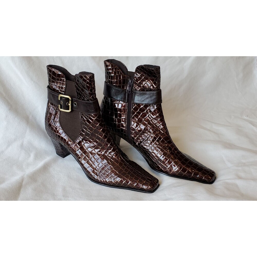 J. Renee Womans boots 8.5